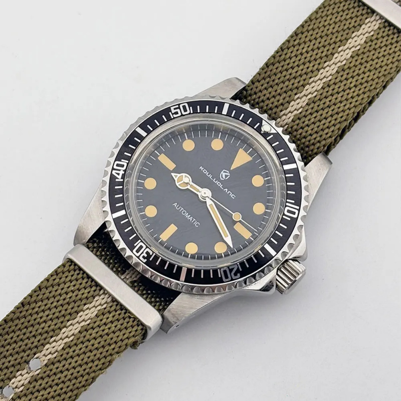 NH35 vintage 40mm sapphire gla - đánh giá và giá Tropic Strap Vintage