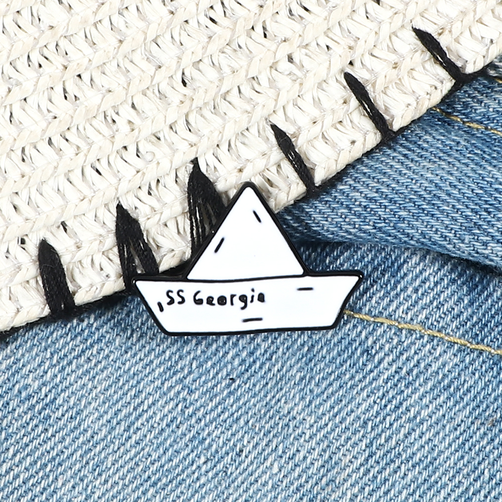 Paper Boat Enamel Pin SS Georg - đánh giá và giá Buckle Pin Ss