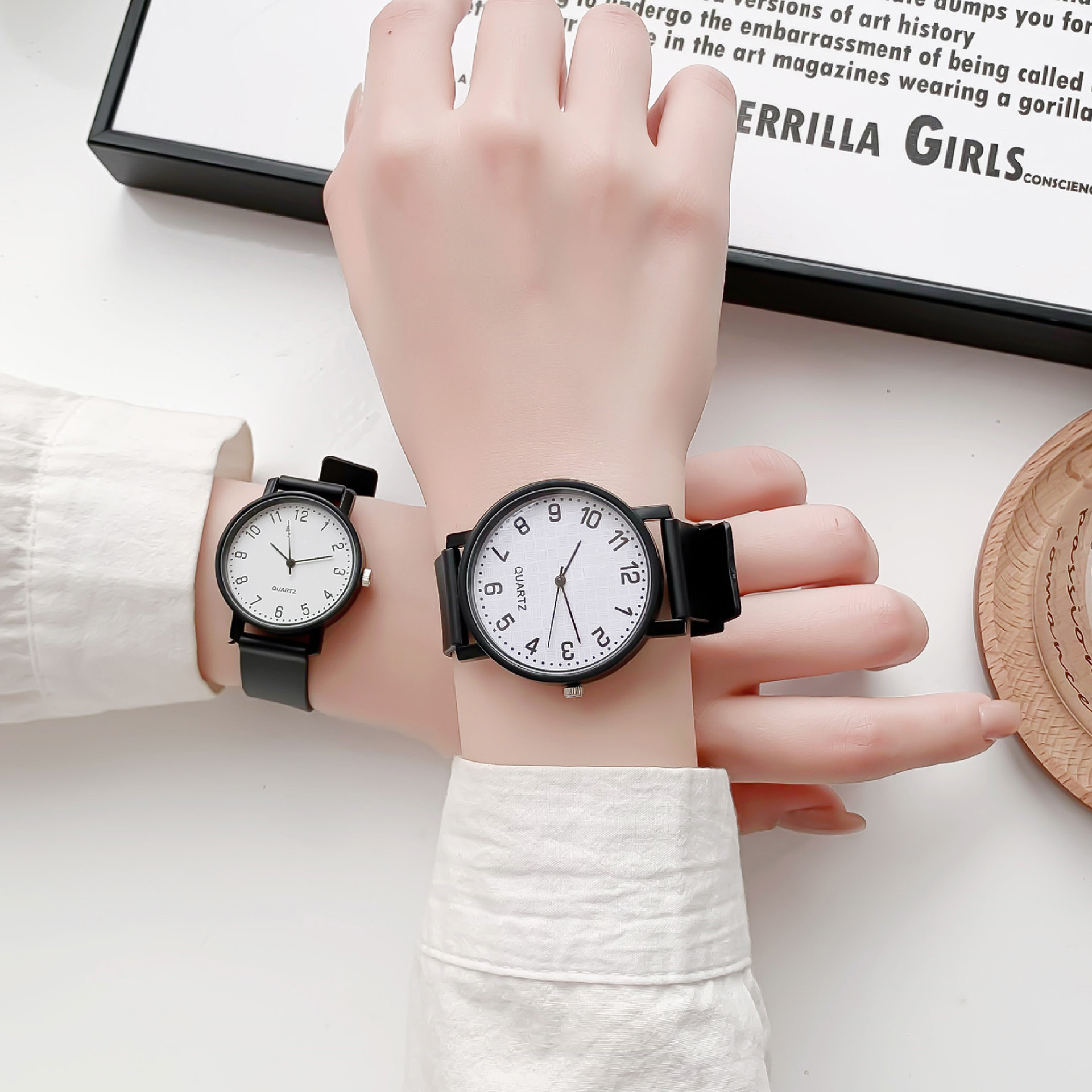 Simple Black Watch Quartz Watc - đánh giá và giá Silicone Band Women